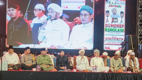 Sumenep Bersholawat 2026 di areal timur Taman Potre Koneng, Sabtu (28/2/2026).