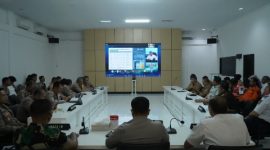 Jajaran Polres Purwakarta bersama Forkopimda mengikuti Rakor Lintas Sektoral Operasi Ketupat 2026 secara virtual di Aula Presisi Polres Purwakarta, Senin (2/3/2026).