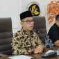 Dirjen Bina Penyelenggaraan Haji dan Umrah Puji Raharjo memimpin rapat koordinasi lintas kementerian membahas mitigasi dampak konflik Timur Tengah terhadap perjalanan jemaah umrah, di Jakarta, Selasa (3/3/2026).