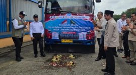 Dirjen PE2HU Kemenhaj Jaenal Effendi bersama Menteri Pertanian dan Dirut Bulog melepas ekspor beras ke Arab Saudi di Gudang Bulog Kelapa Gading, Jakarta, Rabu (4/3/2026).