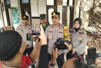 Kapolres Sumenep, Anang Hardiyanto, turun langsung ke lokasi sekitar pukul 09.40 WIB untuk memastikan proses penanganan korban dan penyelidikan berjalan dengan baik.
