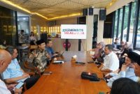 Bupati Pasuruan Rusdi Sutejo bersama Ketua PCNU Kabupaten Pasuruan Imron Mutamakkin saat melakukan audiensi dengan Menteri Sosial Saifullah Yusuf di Kantor Kementerian Sosial, Jakarta.