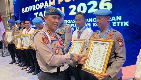 Kasipropam Polres Sumenep Iptu Muhajirin bersama anggota mengikuti Rakernis Bidpropam Polda Jawa Timur Tahun Anggaran 2026 di Novotel Samator Surabaya.