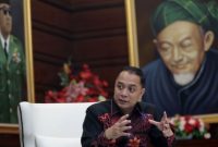 Wali Kota Surabaya Eri Cahyadi memberikan keterangan terkait kasus ancaman pembunuhan yang dilakukan oknum juru parkir terhadap warga di kawasan Kapas Krampung.