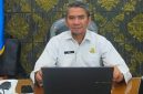 Kepala Stasiun Meteorologi Trunojoyo Sumenep Ari Widjajanto memberikan keterangan terkait perkembangan kondisi cuaca di wilayah Sumenep, Senin (09/03/2026).