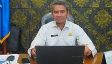 Kepala Stasiun Meteorologi Trunojoyo Sumenep Ari Widjajanto memberikan keterangan terkait perkembangan kondisi cuaca di wilayah Sumenep, Senin (09/03/2026).