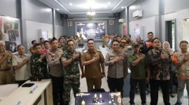 Rapat Koordinasi Lintas Sektoral Operasi Ketupat Semeru 2026 digelar di Ruang Harmoni Polres Lumajang, Selasa (10/3/2026), guna memperkuat sinergi antarinstansi dalam pengamanan arus mudik dan perayaan Idulfitri di Lumajang.