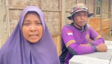 Buruh penjual kelapa Giyanto bersama keluarga menempati rumah baru yang dibangun melalui program TMMD ke-127 Kodim 0728/Wonogiri di Dusun Sapatan, Desa Kembang, Kecamatan Jatipurno, Wonogiri, Selasa (10/3/2026).