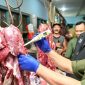 Permintaan daging sapi meningkat tajam menjelang Lebaran sehingga harga naik hingga Rp145-150 ribu per kilogram.