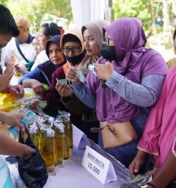 Warga Probolinggo Antusias Serbu Gerakan Pangan Murah Jelang Hari Besar Keagamaan