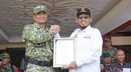 Danrem 084/Bhaskara Jaya Brigjen TNI Danny Alkadrie bersama Bupati Sumenep Achmad Fauzi Wongsojudo menghadiri upacara penutupan program TMMD ke-127 Tahun 2026 di Lapangan Pemkab Sumenep.