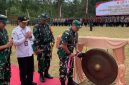 Kasdam IV/Diponegoro Brigjen TNI M. Andhy Kusuma menutup program TMMD Reguler ke-127 Kodim 0728/Wonogiri dengan pemukulan gong di Lapangan Desa Kembang, Kecamatan Jatipurno, Kabupaten Wonogiri.