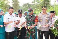 Dandim 0724/Boyolali Letkol Inf Dhanu Anggoro Asmoro memimpin upacara penutupan program TMMD Sengkuyung Tahap I Tahun 2026 di Lapangan Desa Pancasila, Desa Mliwis, Kecamatan Cepogo, Kabupaten Boyolali.