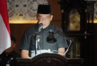 Wali Kota Probolinggo dr. Aminuddin menyampaikan nota penjelasan LKPJ Tahun Anggaran 2025 dalam rapat paripurna DPRD Kota Probolinggo yang digelar di ruang sidang utama Gedung DPRD, Rabu (11/3/2026).