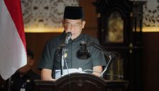 Wali Kota Probolinggo dr. Aminuddin menyampaikan nota penjelasan LKPJ Tahun Anggaran 2025 dalam rapat paripurna DPRD Kota Probolinggo yang digelar di ruang sidang utama Gedung DPRD, Rabu (11/3/2026).