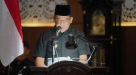 Wali Kota Probolinggo dr. Aminuddin menyampaikan nota penjelasan LKPJ Tahun Anggaran 2025 dalam rapat paripurna DPRD Kota Probolinggo yang digelar di ruang sidang utama Gedung DPRD, Rabu (11/3/2026).