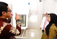 Bupati Banyuwangi Ipuk Fiestiandani bersama manajemen BPJS Kesehatan membahas percepatan kerja sama layanan kemoterapi bagi peserta BPJS di RSUD Blambangan Banyuwangi.