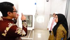 Bupati Banyuwangi Ipuk Fiestiandani bersama manajemen BPJS Kesehatan membahas percepatan kerja sama layanan kemoterapi bagi peserta BPJS di RSUD Blambangan Banyuwangi.