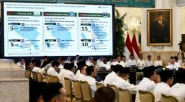 Laporan terkait kesiapan arus mudik Lebaran 2026 dalam Sidang Kabinet Paripurna yang dipimpin Presiden Prabowo Subianto di Istana Negara, Jakarta, Jumat (13/3/2026).