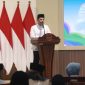 Bupati Probolinggo Mohammad Haris memberikan arahan kepada para kepala desa dalam kegiatan penguatan dan sinergitas program kerja menuju desa inovatif berdaya saing di Auditorium Madakaripura Kantor Bupati Probolinggo, Jumat (13/3/2026).