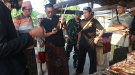 Pameran keris dan pusaka Nusantara dalam kegiatan Ngaji Budaya yang digelar Rumah Budaya Roma Sondhuk di Kelurahan Sidomukti, Kecamatan Kraksaan, Kabupaten Probolinggo.