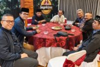 Pengurus dan jajaran dewan kehormatan MIO Indonesia dalam kegiatan buka puasa bersama di Function Hall Sagolicious Cafe & Resto.