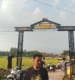 Pengasuh Ponpes Tanwirul Hija Cangkreng Apresiasi Kekompakan Pemuda Pocang Timur