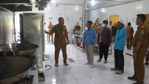 Tim Satgas Makan Bergizi Gratis Kabupaten Probolinggo saat melakukan monitoring dan evaluasi fasilitas dapur serta instalasi pengolahan limbah di SPPG Pondokkelor 2 Kecamatan Paiton.