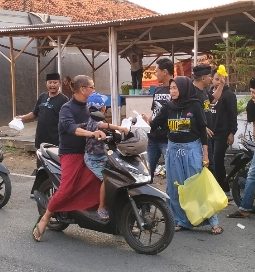 MIO Indonesia Sumenep Gelar Aksi Sosial Ramadan, Bagi Takjil dan Santunan Anak Yatim