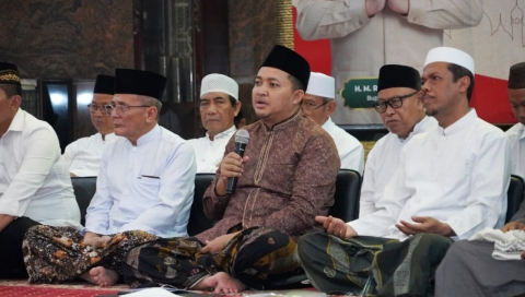Bupati Pasuruan Rusdi Sutejo bersama Wakil Bupati Shobih Asrori menghadiri penutupan Safari Ramadan 1447 H Pemerintah Kabupaten Pasuruan di Masjid Jami’ Bangil.