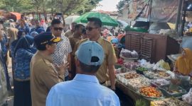 TPID Kabupaten Sumenep bersama OPD terkait melakukan pemantauan harga dan ketersediaan bahan pokok di Pasar Anom menjelang Idulfitri 1447 H.