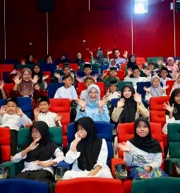 Nobar Film Anak, Bupati Banyuwangi Berbagi Keceriaan