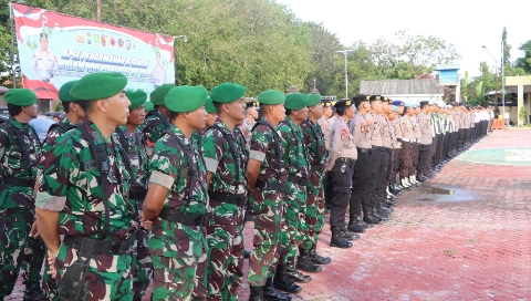 apel pengamanan malam takbiran di Lapangan Tribrata Polres Sumenep, Kamis (19/03/2026).