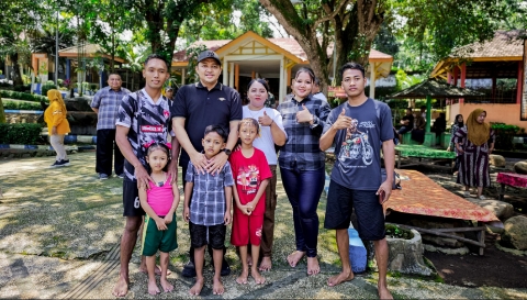 Bupati Pasuruan Rusdi Sutejo saat meninjau langsung Pemandian Alam Banyubiru di Kecamatan Winongan, Senin (23/3/2026).