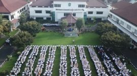 halalbihalal ASN di halaman Kantor Bupati Lumajang, Rabu (25/3/2026).