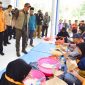 Kepala BNPB Letjen TNI Suharyanto meninjau langsung wilayah terdampak banjir di Kabupaten Pasuruan dengan menggunakan perahu bersama jajaran pemerintah daerah.