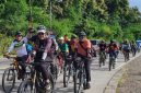 ASN Pemerintah Kabupaten Probolinggo mengikuti program Bike to Work dengan bersepeda menuju kantor sebagai upaya membangun budaya kerja sehat dan hemat energi.
