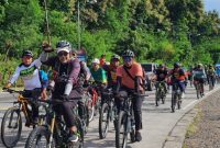 ASN Pemerintah Kabupaten Probolinggo mengikuti program Bike to Work dengan bersepeda menuju kantor sebagai upaya membangun budaya kerja sehat dan hemat energi.