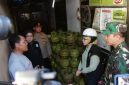 Bupati Lumajang Indah Amperawati saat melakukan inspeksi distribusi LPG 3 kilogram di wilayah Kecamatan Tempeh dan Pasirian, Minggu (29/3/2026).