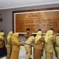 Bupati Pasuruan Rusdi Sutejo memimpin apel bersama dan halalbihalal Idulfitri 1447 Hijriah di halaman Kantor Bupati Pasuruan, Senin (30/3/2026).