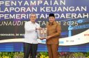 Bupati Pasuruan Rusdi Sutejo menyerahkan LKPD unaudited Tahun Anggaran 2025 kepada BPK Perwakilan Jawa Timur.