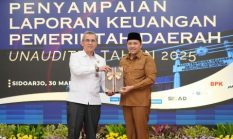 Bupati Rusdi Serahkan LKPD 2025 ke BPK Jatim, Dorong Transparansi Keuangan Daerah