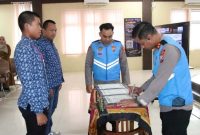 Kapolres Sumenep bersama jajaran dan panitia seleksi saat penandatanganan pakta integritas dan pengambilan sumpah penerimaan anggota Polri Tahun Anggaran 2026 di Aula Sanika Satyawada.