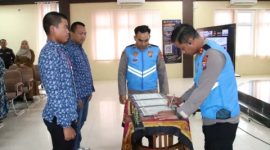 Kapolres Sumenep bersama jajaran dan panitia seleksi saat penandatanganan pakta integritas dan pengambilan sumpah penerimaan anggota Polri Tahun Anggaran 2026 di Aula Sanika Satyawada.