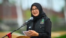 Bupati Banyuwangi Ipuk Fiestiandani saat menyampaikan Nota Pengantar LKPJ Tahun Anggaran 2025 dalam Rapat Paripurna DPRD Banyuwangi.