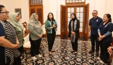 Bupati Banyuwangi Ipuk Fiestiandani menerima kunjungan perwakilan UNDP dan Kemenko Pangan di Pendopo Banyuwangi untuk membahas peluang kolaborasi pengembangan program inovatif, Selasa (31/3/2026).