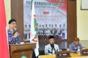 Sekda Sumenep Agus Dwi Saputra saat menghadiri dan memberikan arahan di Konferensi Kerja Kabupaten I PGRI Sumenep 2026 di Graha Kemahasiswaan Universitas PGRI, Kamis (2/4/2026).