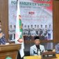 Sekda Sumenep Agus Dwi Saputra saat menghadiri dan memberikan arahan di Konferensi Kerja Kabupaten I PGRI Sumenep 2026 di Graha Kemahasiswaan Universitas PGRI, Kamis (2/4/2026).