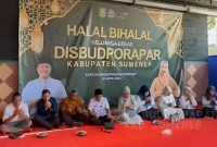 Halal Bihalal bersama jajaran dan mitra kerja di Kantor Disbudporapar, Rabu (1/4/2026).