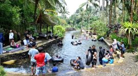 Suasana wisatawan memadati destinasi unggulan Banyuwangi saat libur Lebaran 2026.